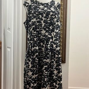 Peach Velvet New York Elegant Black and White Floral Dress 16P